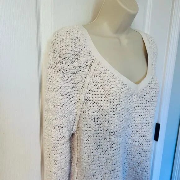 Free People Songbird Knit Boucle V-Neck Ivory Sweater! - Picture 7 of 7